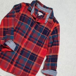 Long sleeve plaid button down shirt